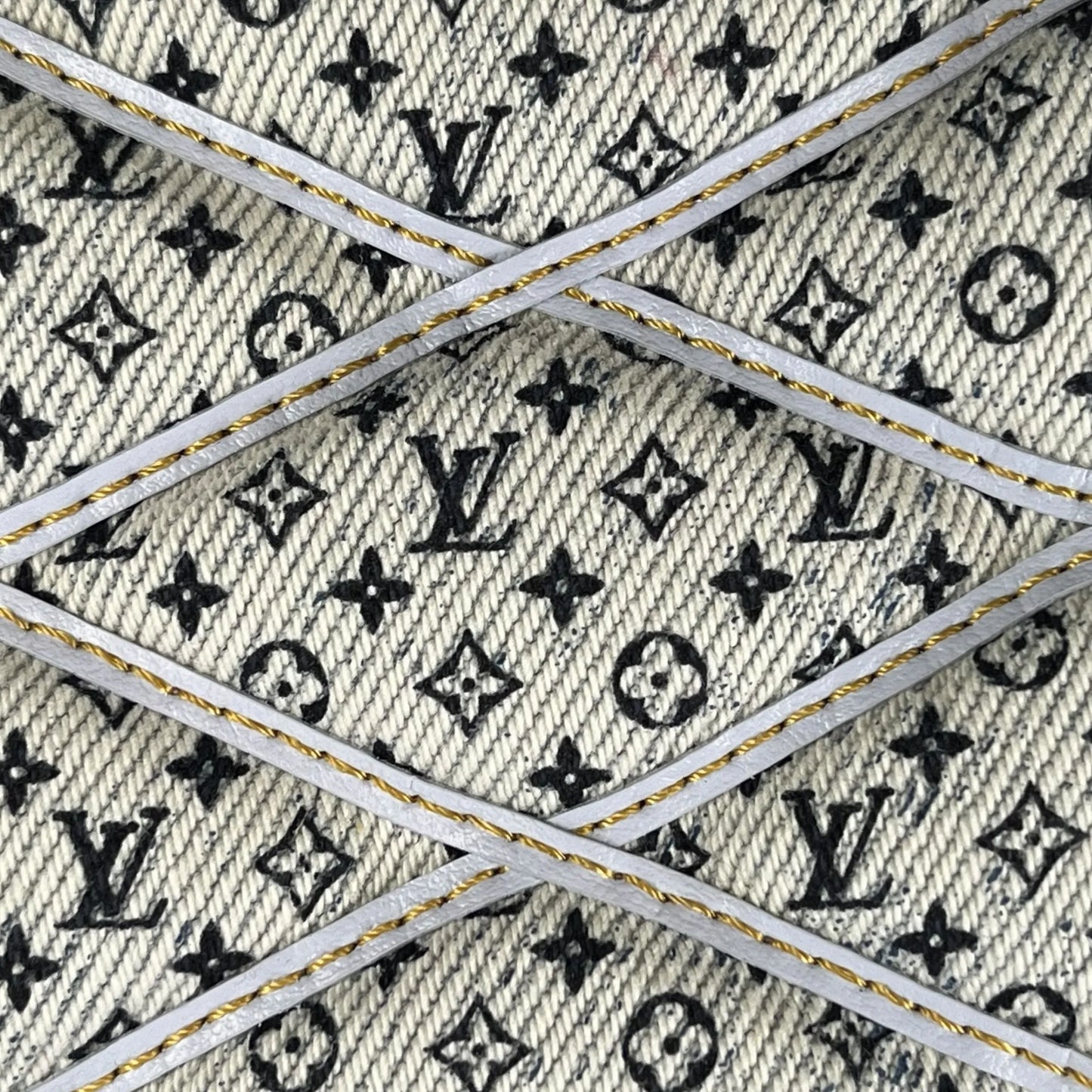 LOUIS VUITTON バムバッグ ドーフィーヌ ミニ モノグラム キャンバス ショルダーバッグ - グリーン