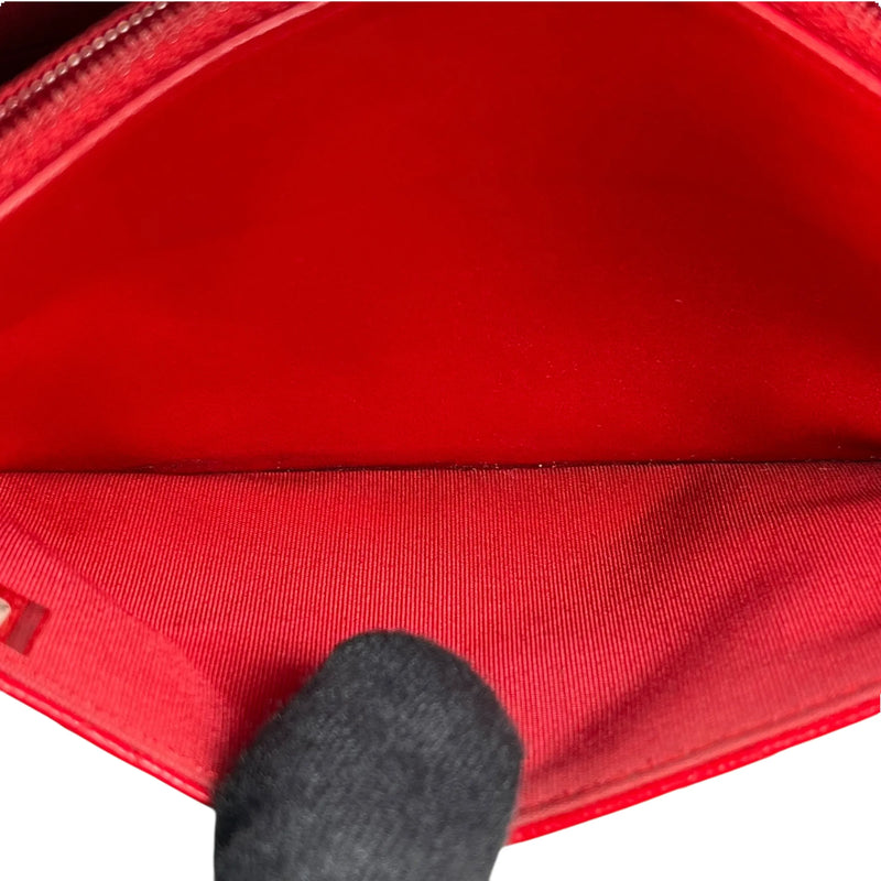 CHANEL CC Filigree Caviar Leather Chain Wallet - Red 