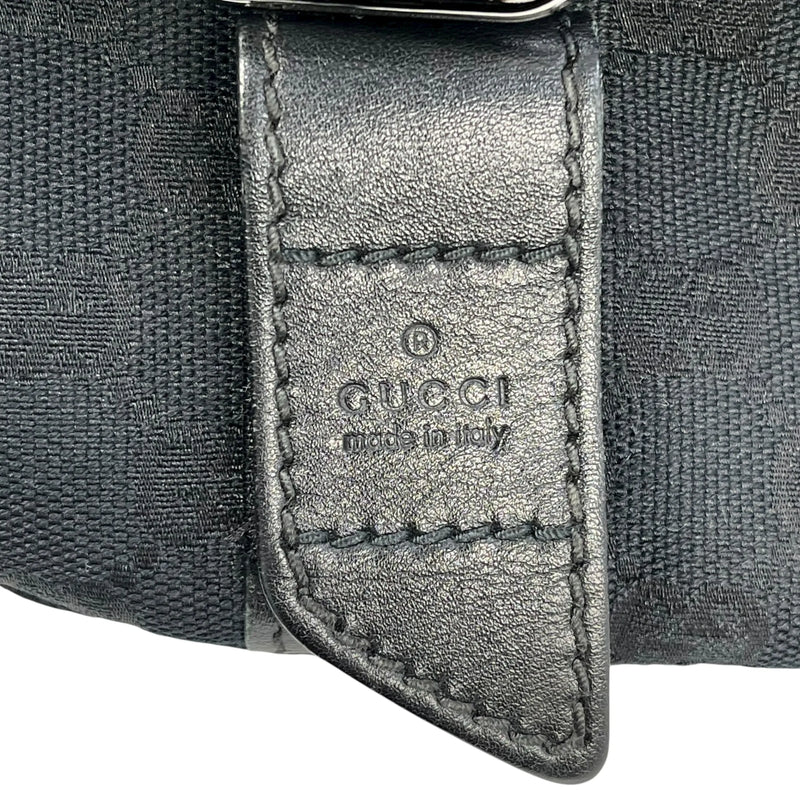 GUCCI GGスプリームキャンバス ボディバッグ - ブラック