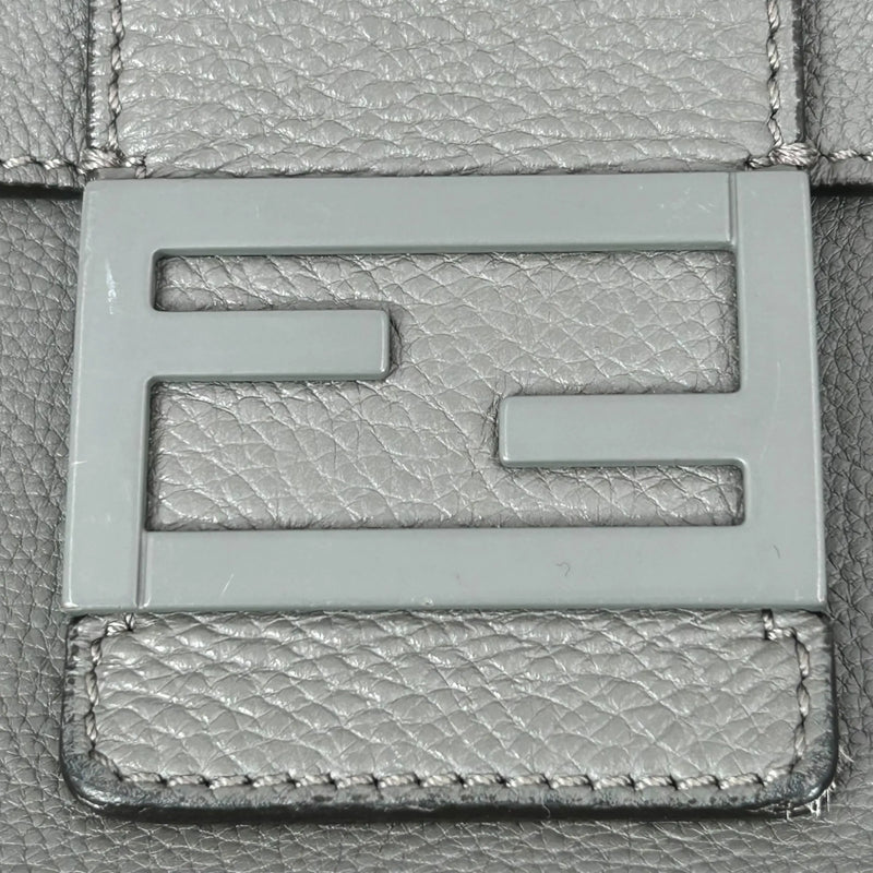FENDI Baguette Messenger Bag Leather Shoulder Bag - Grey 