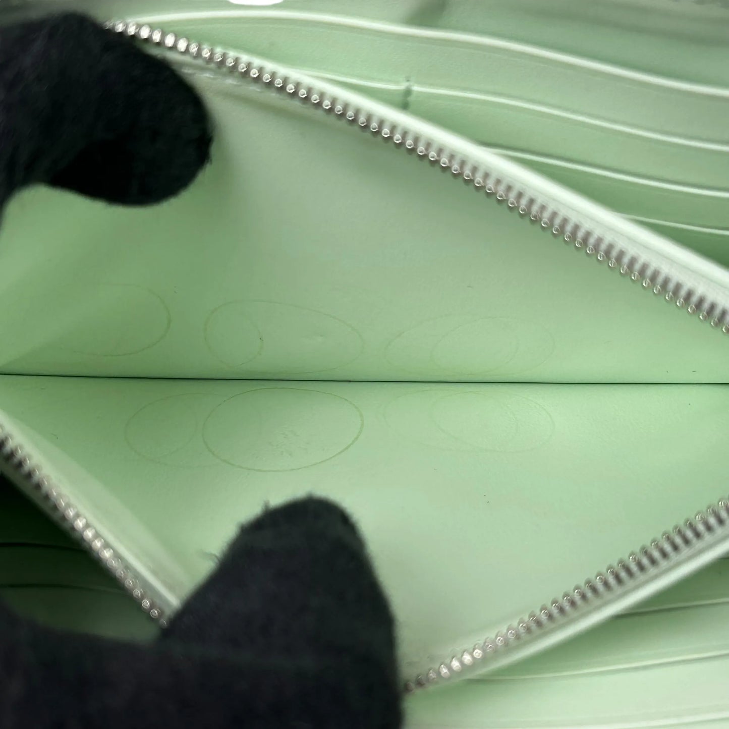 BOTTEGA VENETA Cassette Intrecciato Leather Round Zip Long Wallet - White 