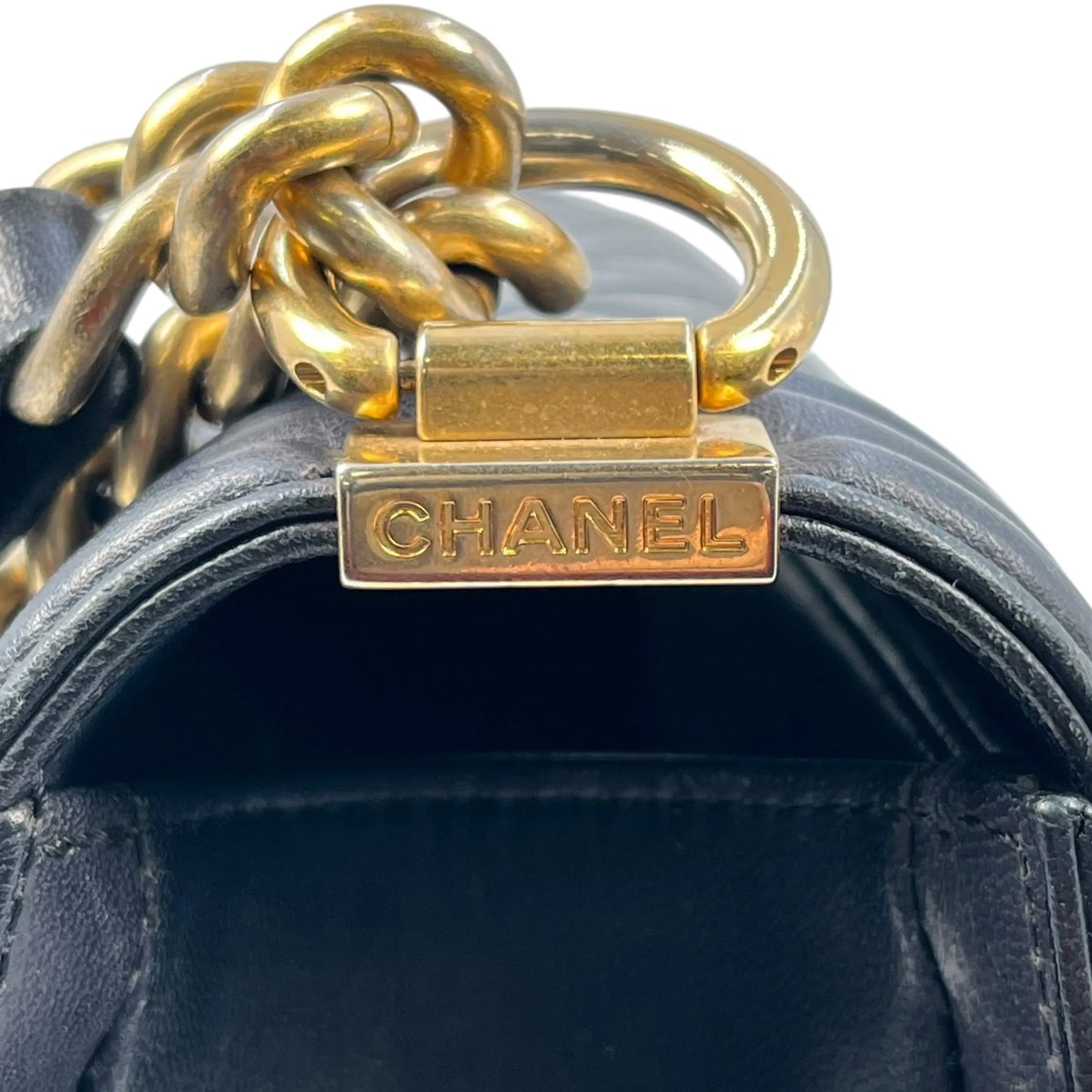 CHANEL Boy Chanel 25 Lambskin Chain Shoulder Bag - Navy 
