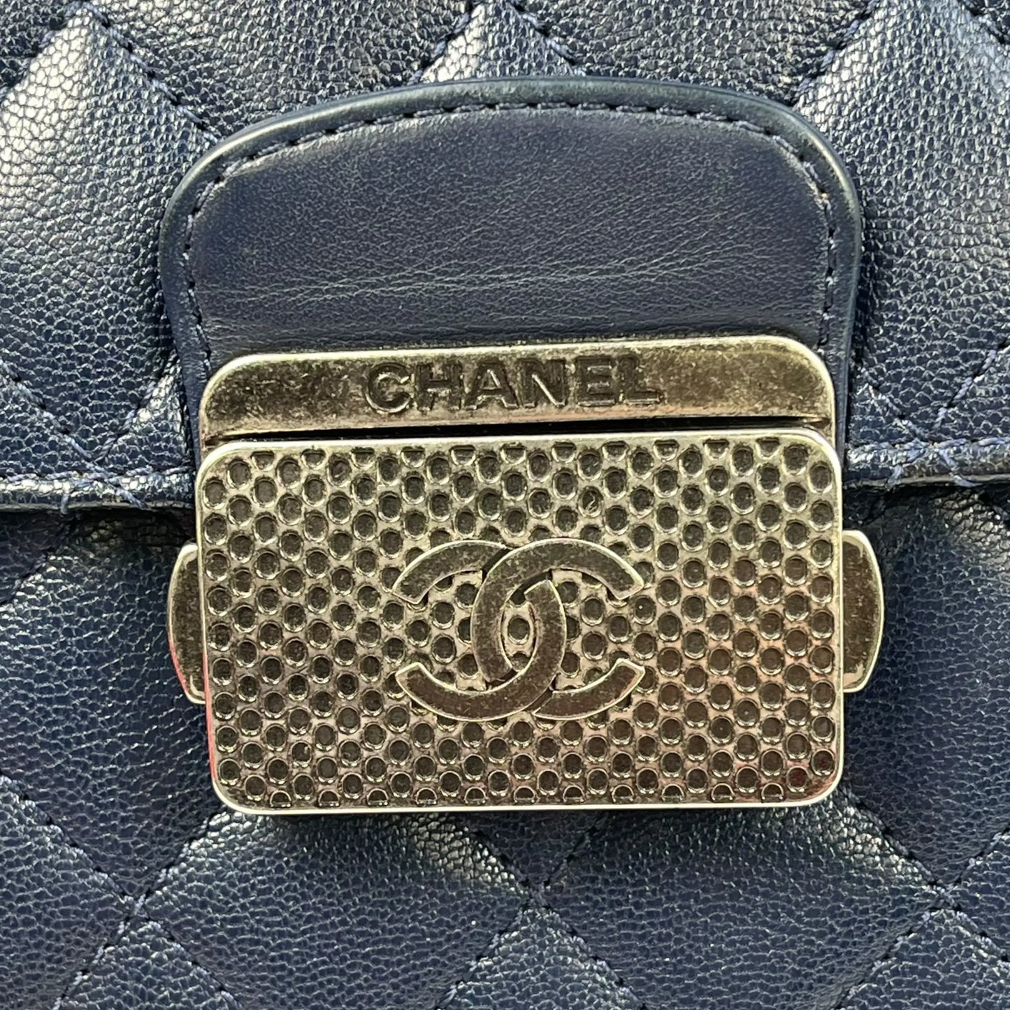 CHANEL CC University Matelasse Goatskin Chain Shoulder Bag - Navy 
