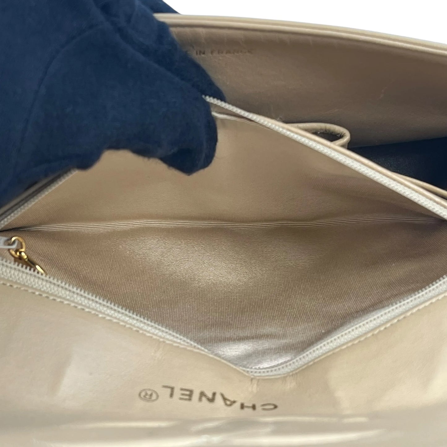 CHANEL 2.55 イーストウエスト マトラッセ チェーンショルダーバッグ - ベージュ