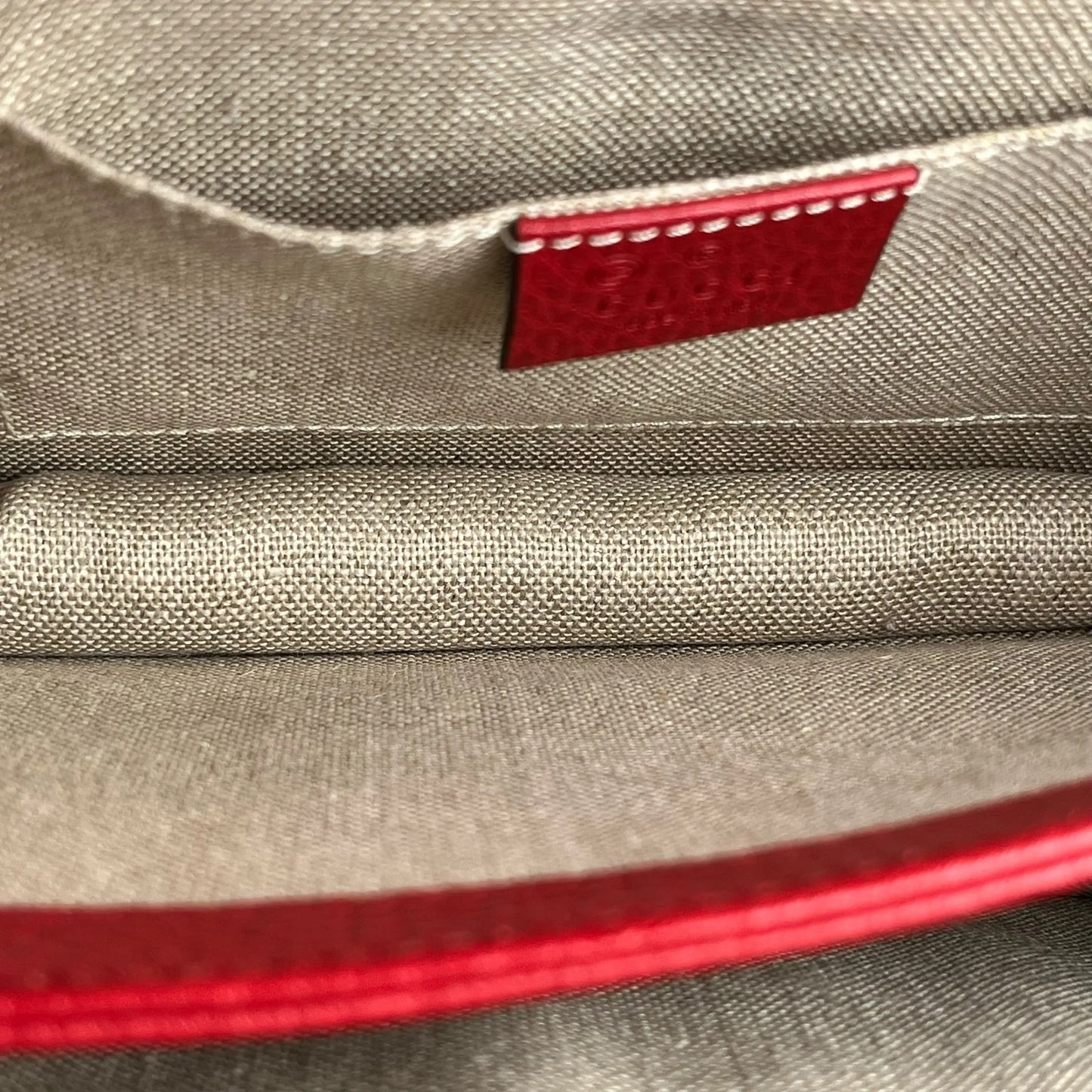 GUCCI Interlocking G Shoulder Bag - Red 