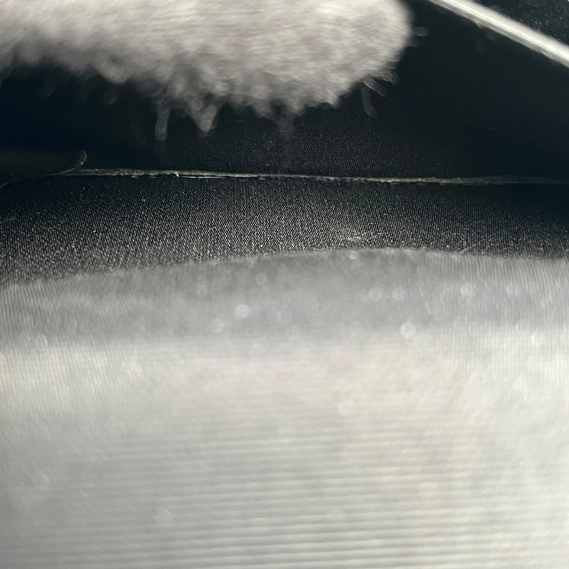 CHANEL カーフスキン ダブルフラップ チェーンショルダーバッグ - ブラック × ホワイト