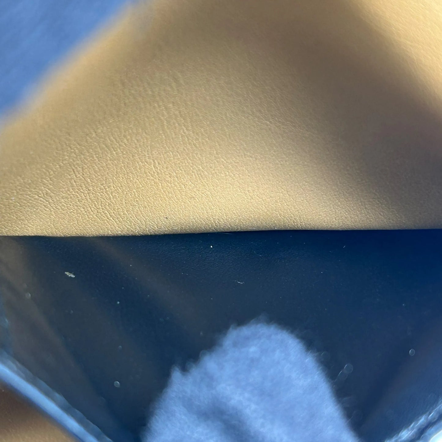 Loewe バーティカルウォレット スモール カーフスキン 三つ折り財布 コンパクトウォレット - ベージュ