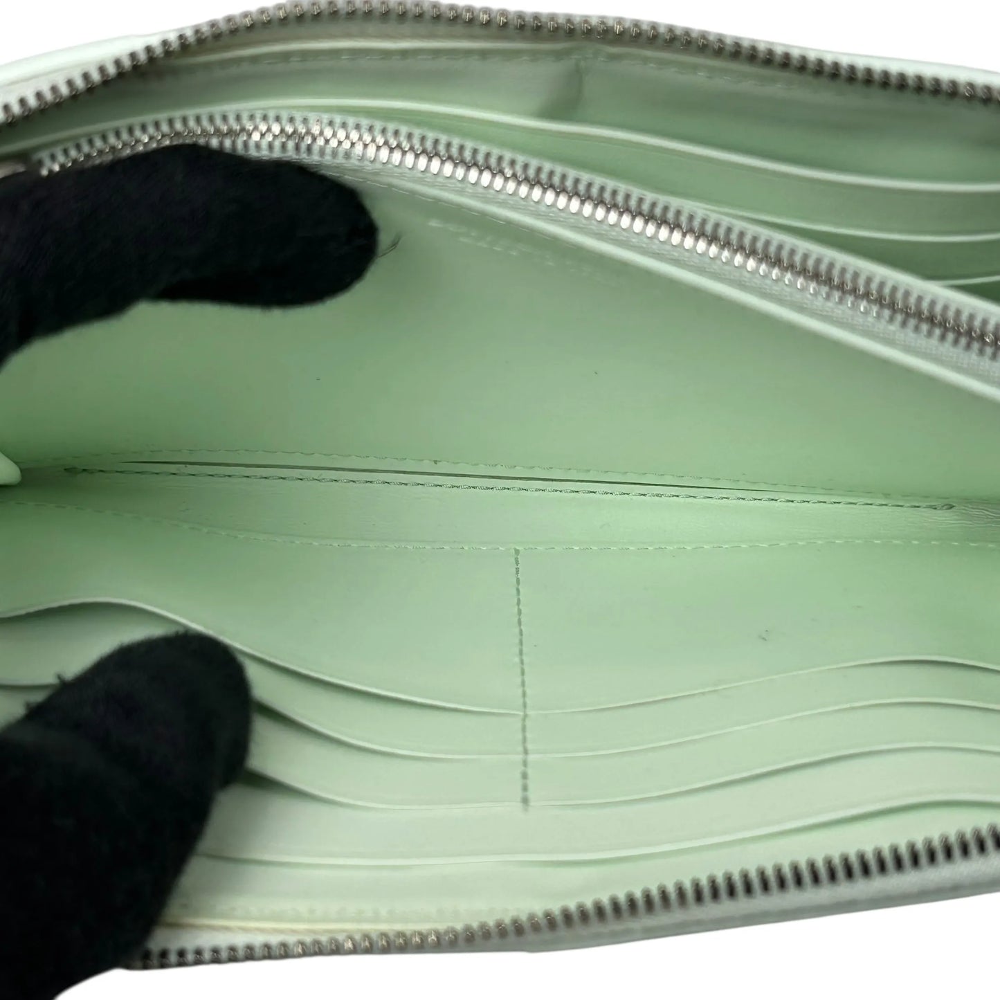 BOTTEGA VENETA Cassette Intrecciato Leather Round Zip Long Wallet - White 