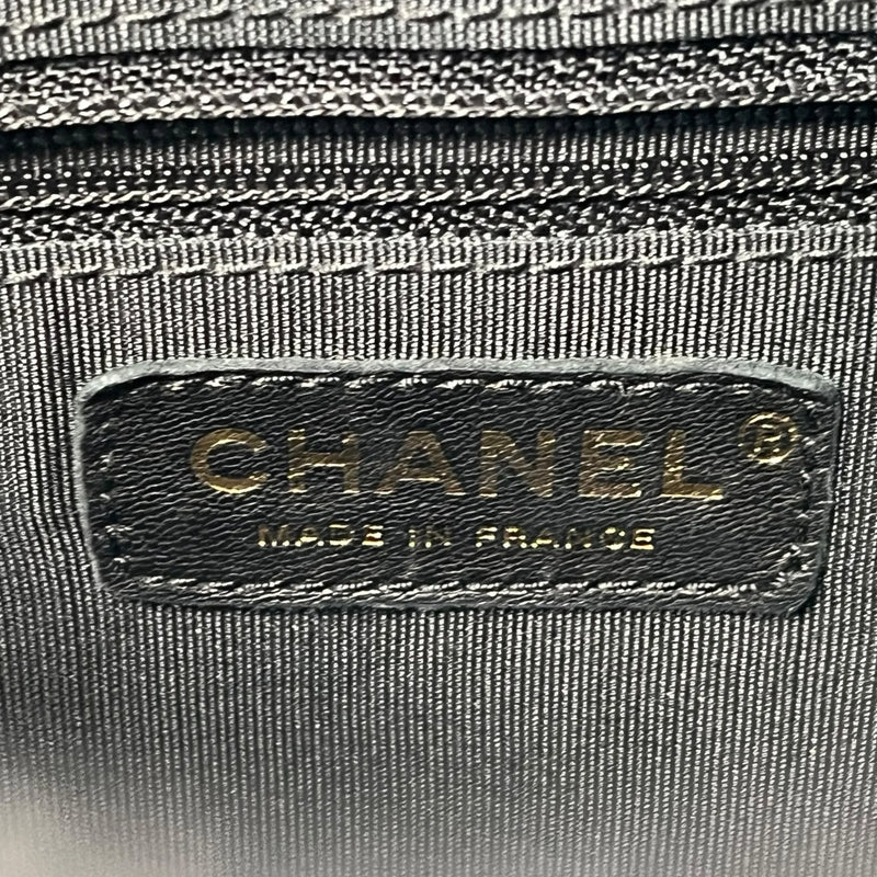 CHANEL Matelasse Caviar Leather Chain Shoulder Bag - Black 