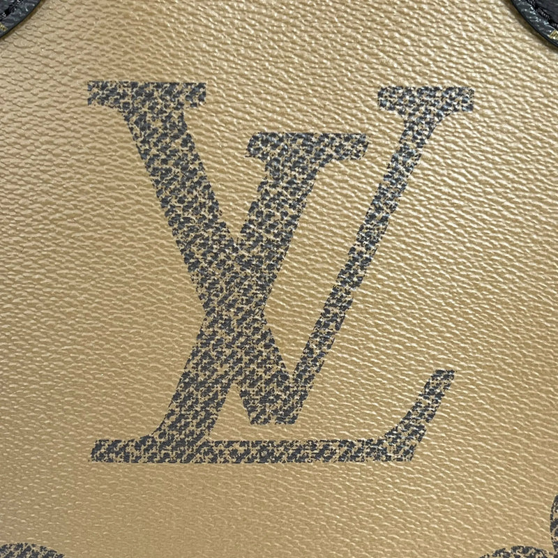 Louis Vuitton On the Go MM Monogram Giant Canvas Tote Bag - Brown