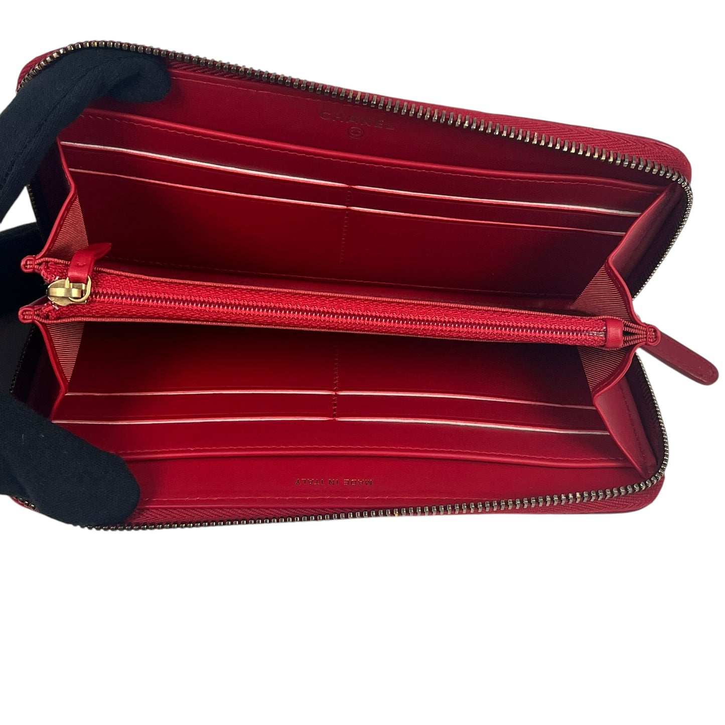 CHANEL Matelasse 2.55 Round Zip Long Wallet - Red 