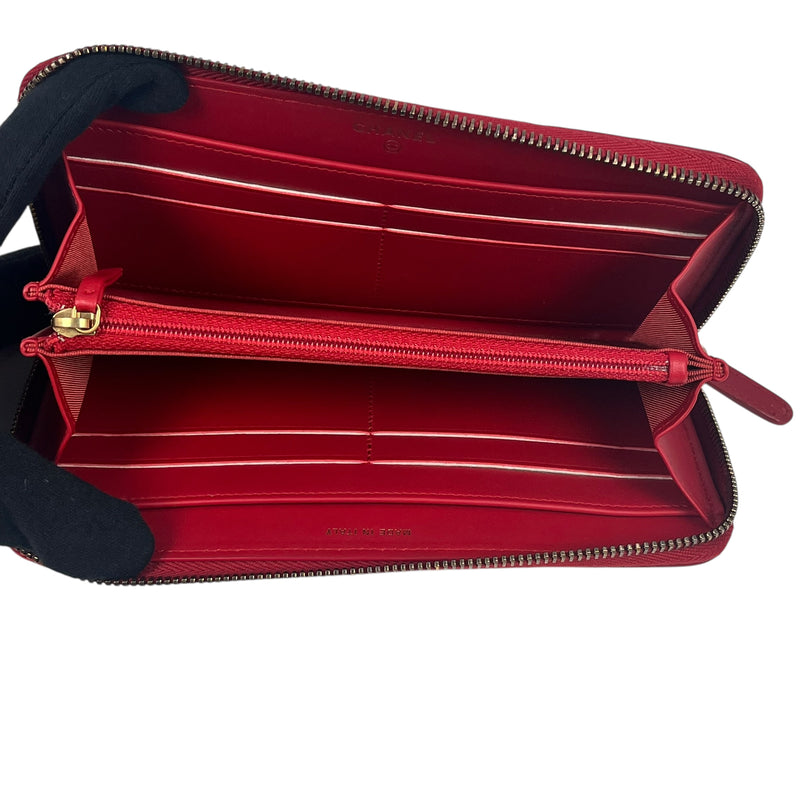 CHANEL Matelasse 2.55 Round Zip Long Wallet - Red 