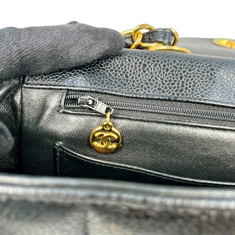 CHANEL マドモアゼル キャビアスキン チェーンショルダーバッグ - ブラック