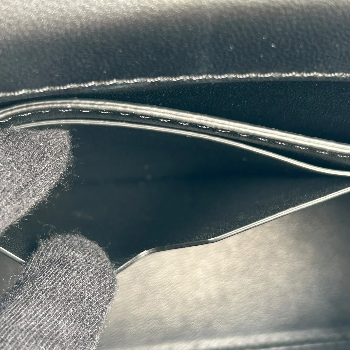 VALENTINO Garavani One Stud Handbag/Shoulder Bag - Black 