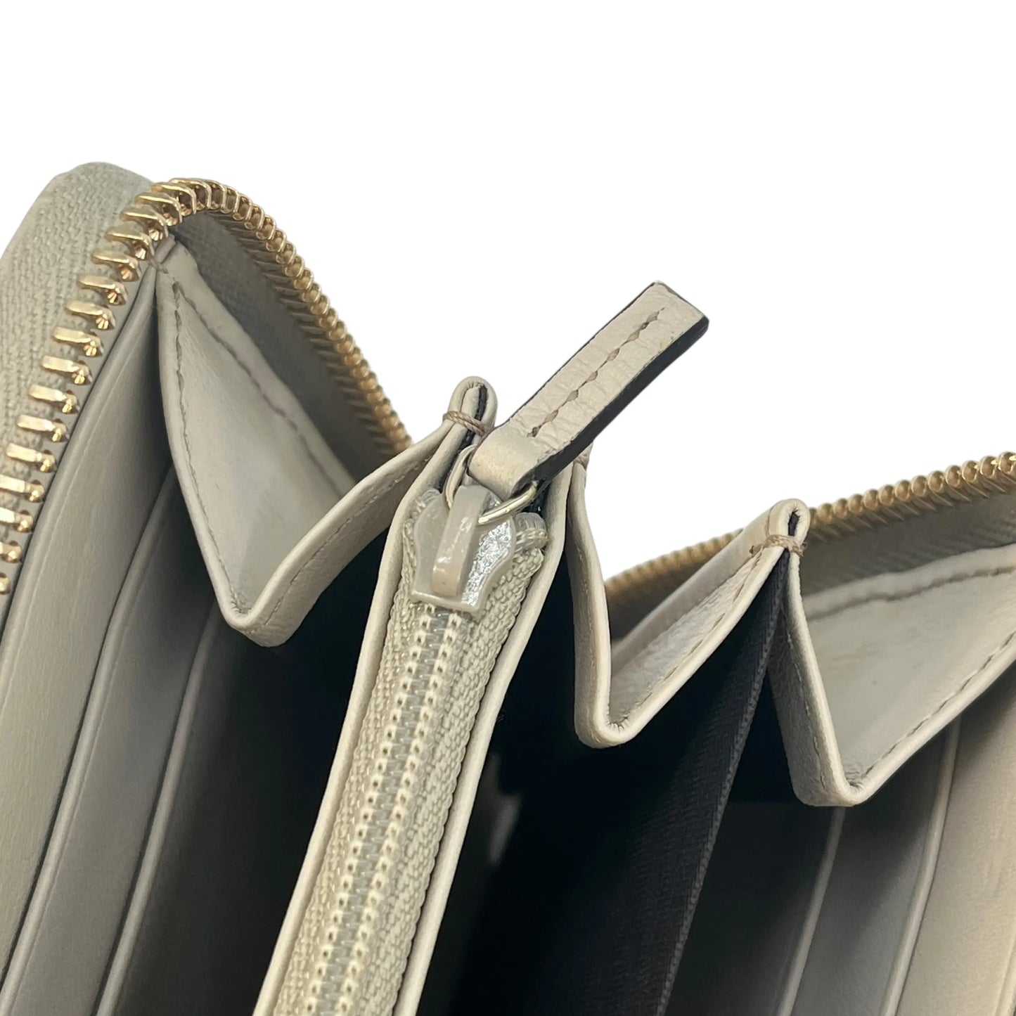 GUCCI Leather Round Zip Long Wallet - Beige 