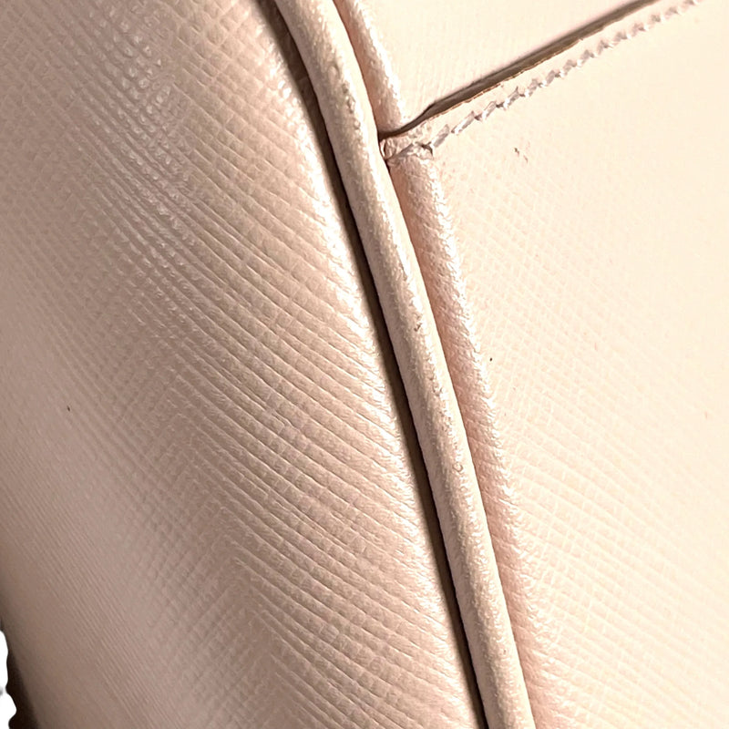 Ferragamo Gancini Leather Shoulder Bag - Pink 