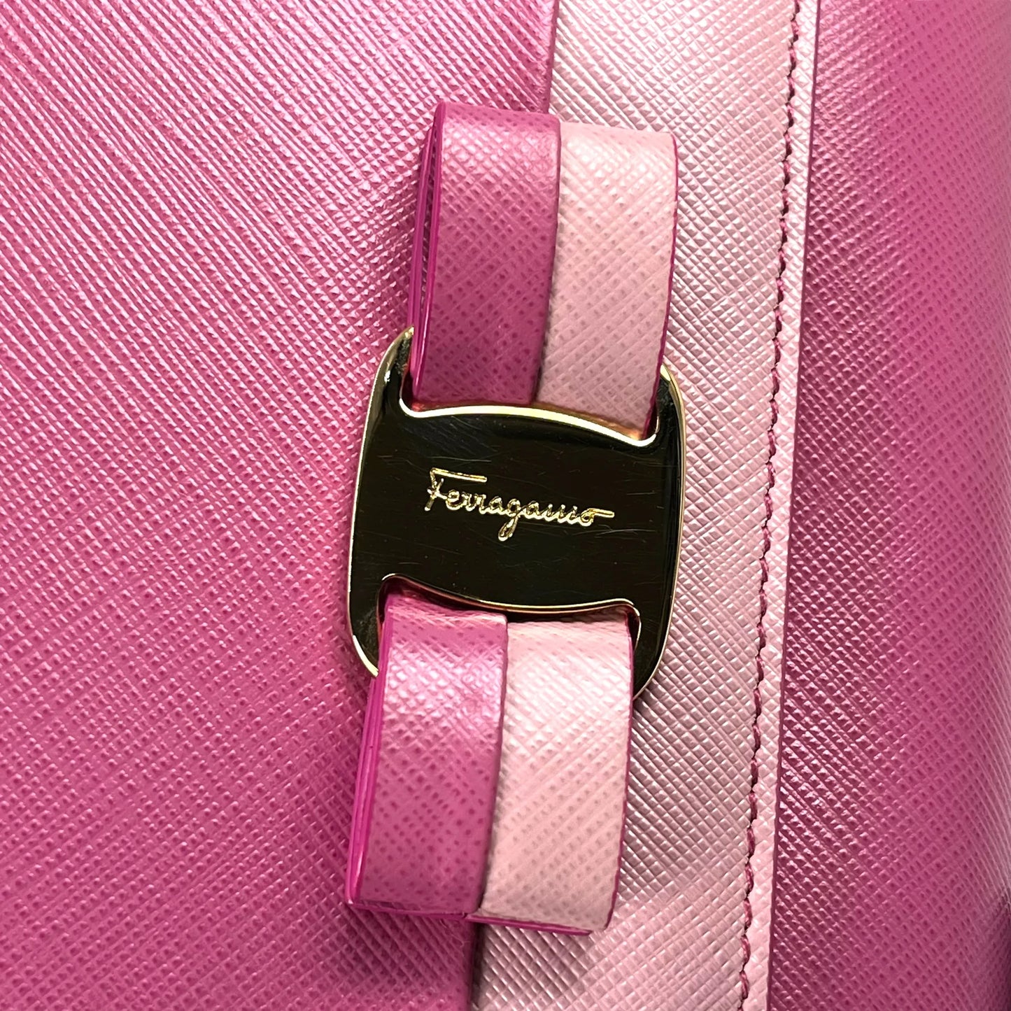 Ferragamo Vera Ribbon Shoulder Bag - Pink 