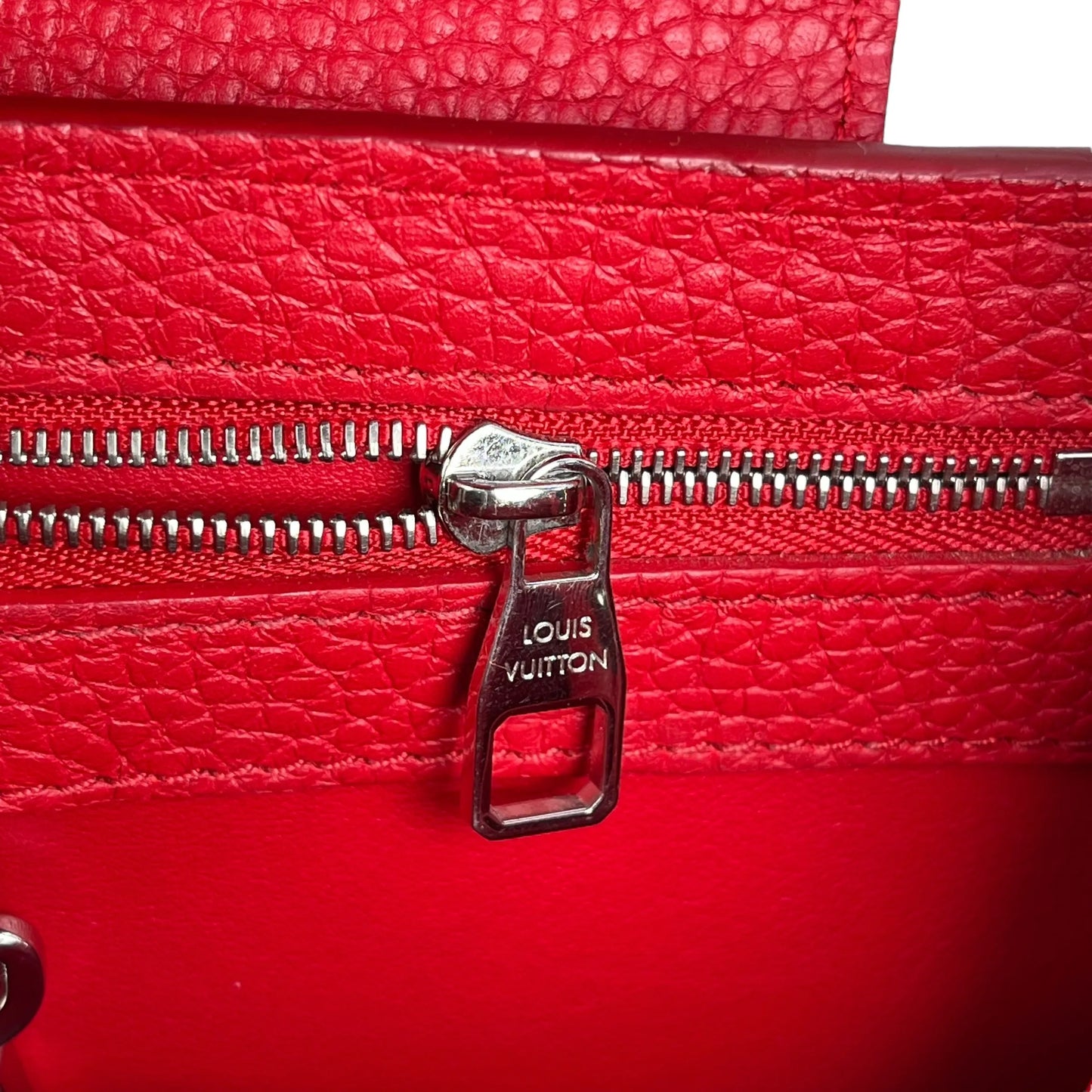 LOUIS VUITTON Capucines BB Leather Handbag/Shoulder Bag - Red 