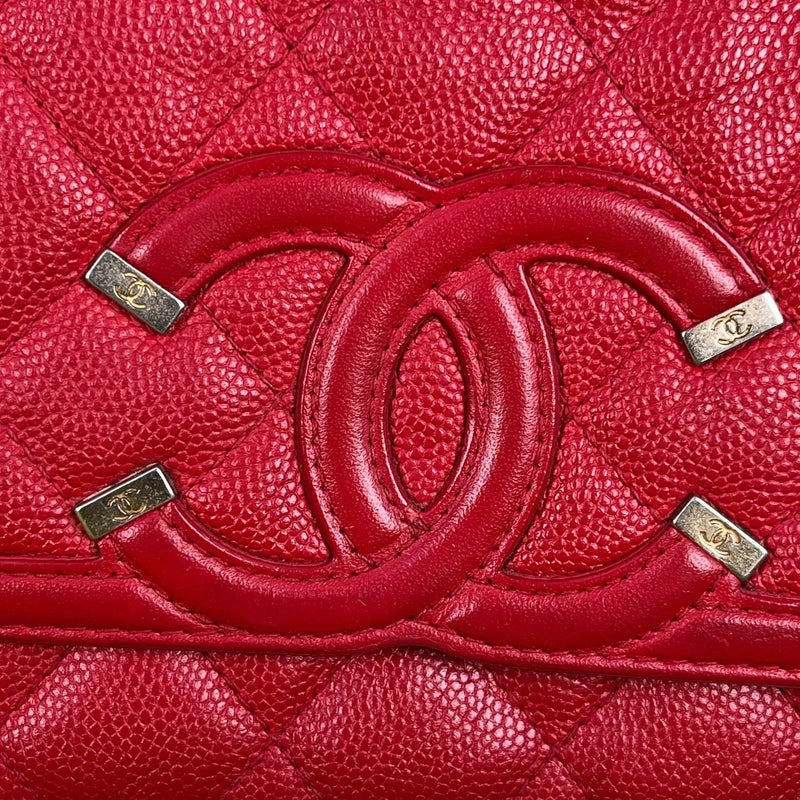 CHANEL CC Filigree Caviar Leather Chain Wallet - Red 