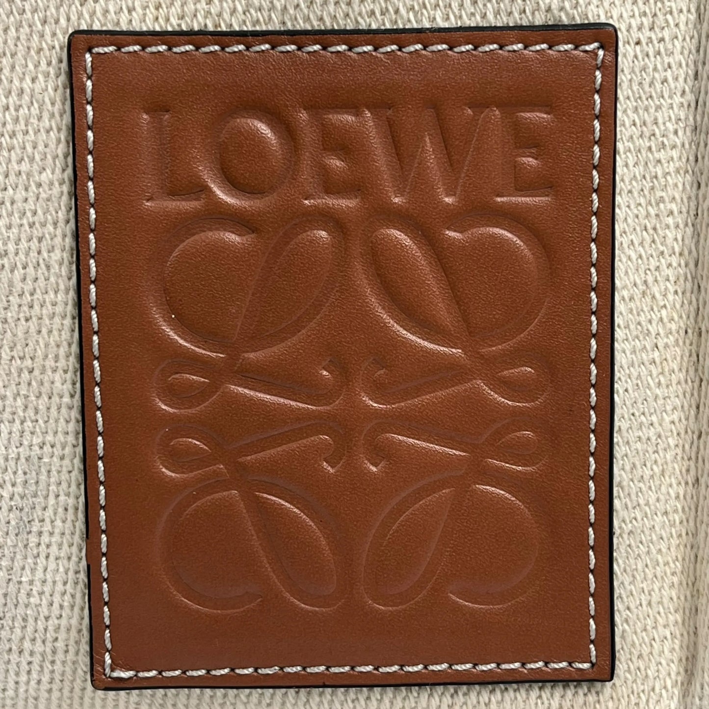 LOEWE クッショントート スモール キャンバス トートバッグ - ホワイト