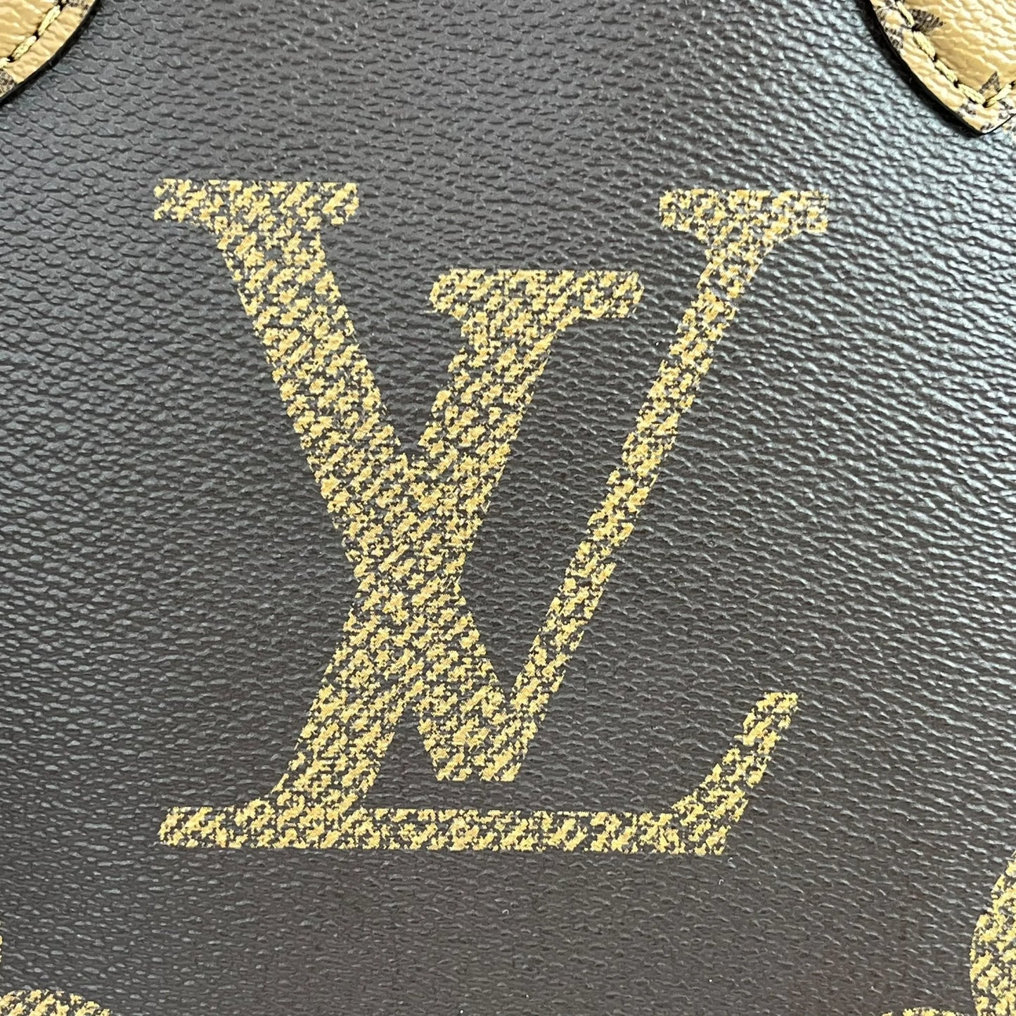 Louis Vuitton On the Go MM Monogram Giant Canvas Tote Bag - Brown
