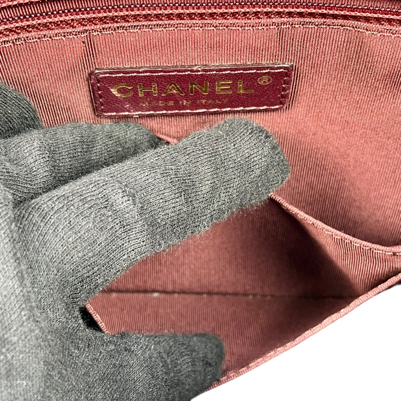 CHANEL シェブロン V-ステッチ CCマーク ハンドバッグ - ブラック × ゴールド