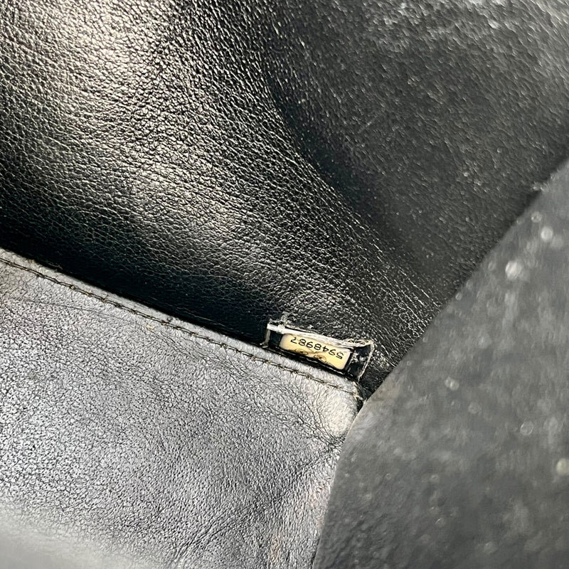 CHANEL キャビアスキン マトラッセ チェーンショルダーバッグ - ブラック