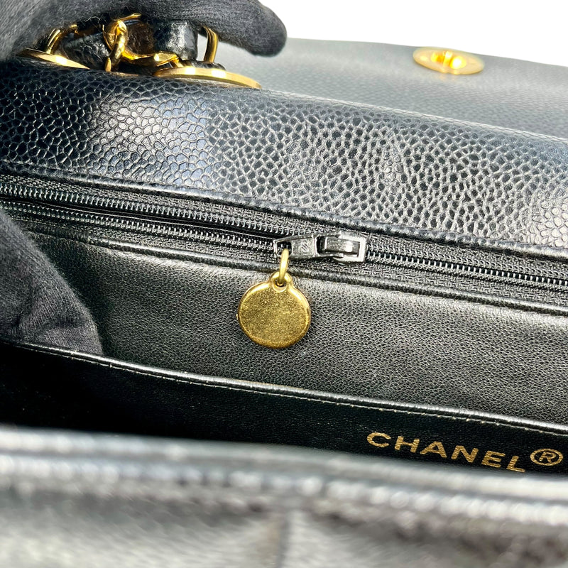 CHANEL マドモアゼル キャビアスキン チェーンショルダーバッグ - ブラック