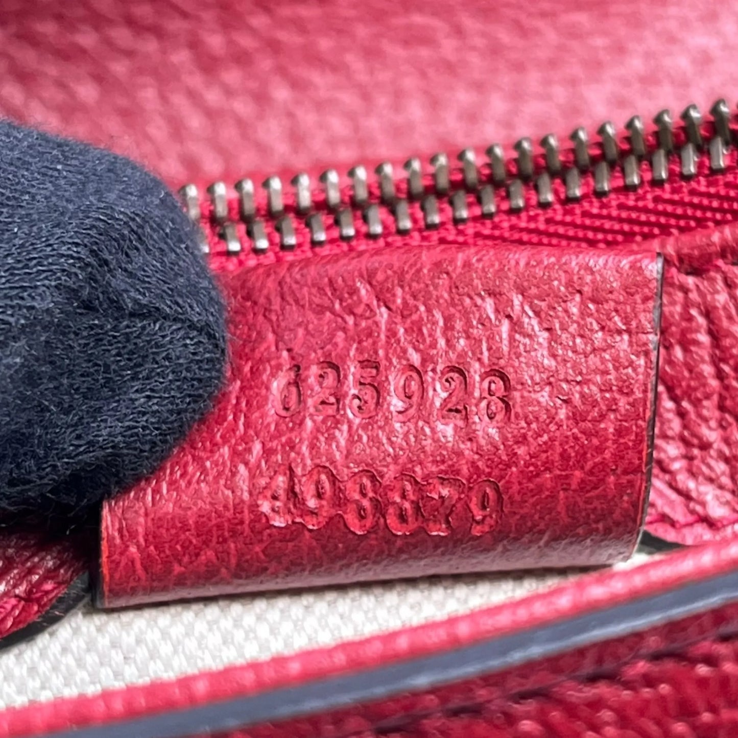 GUCCI Baiadera Striped Shoulder Bag - Multicolor and Red 