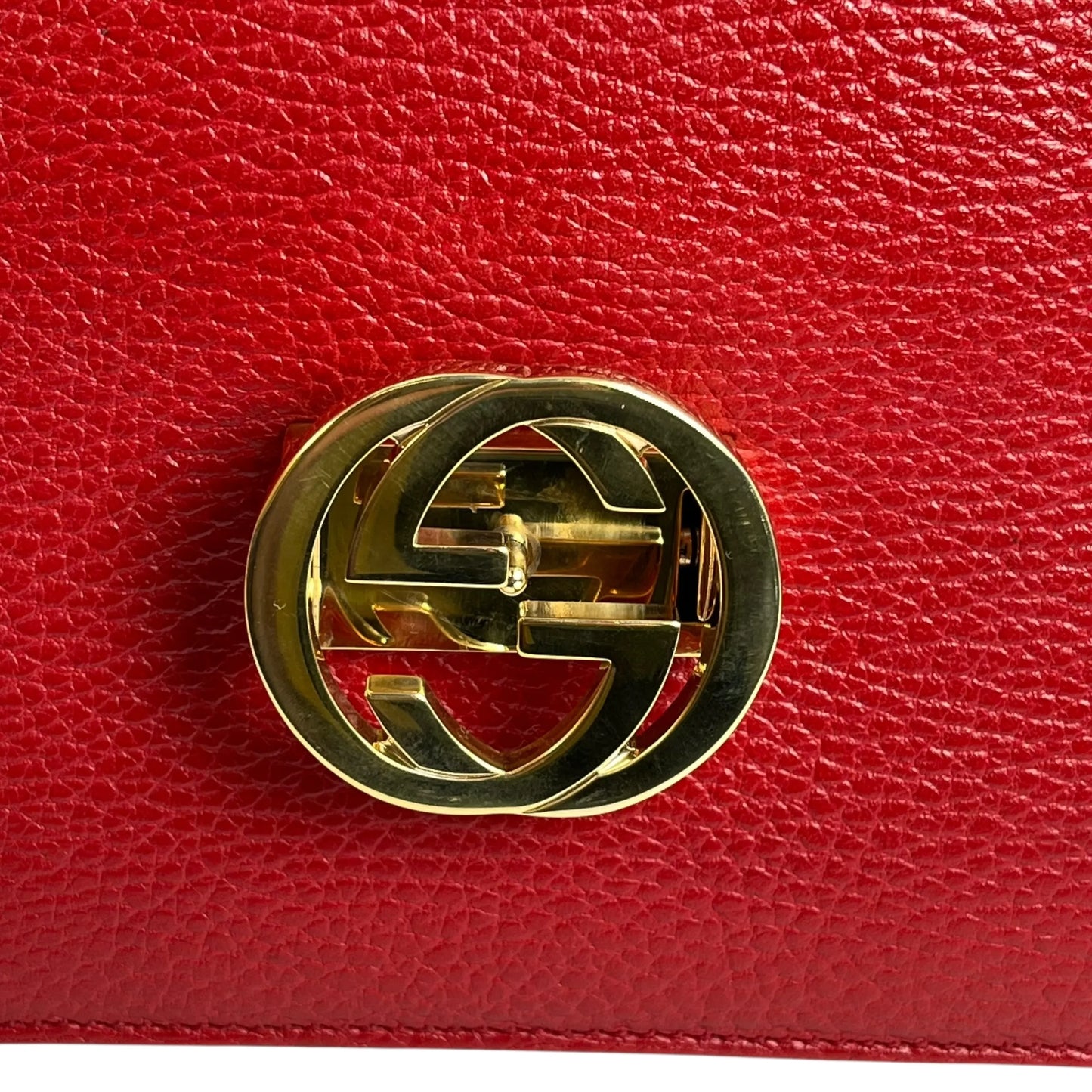 GUCCI Interlocking G Chain Shoulder Bag - Red 