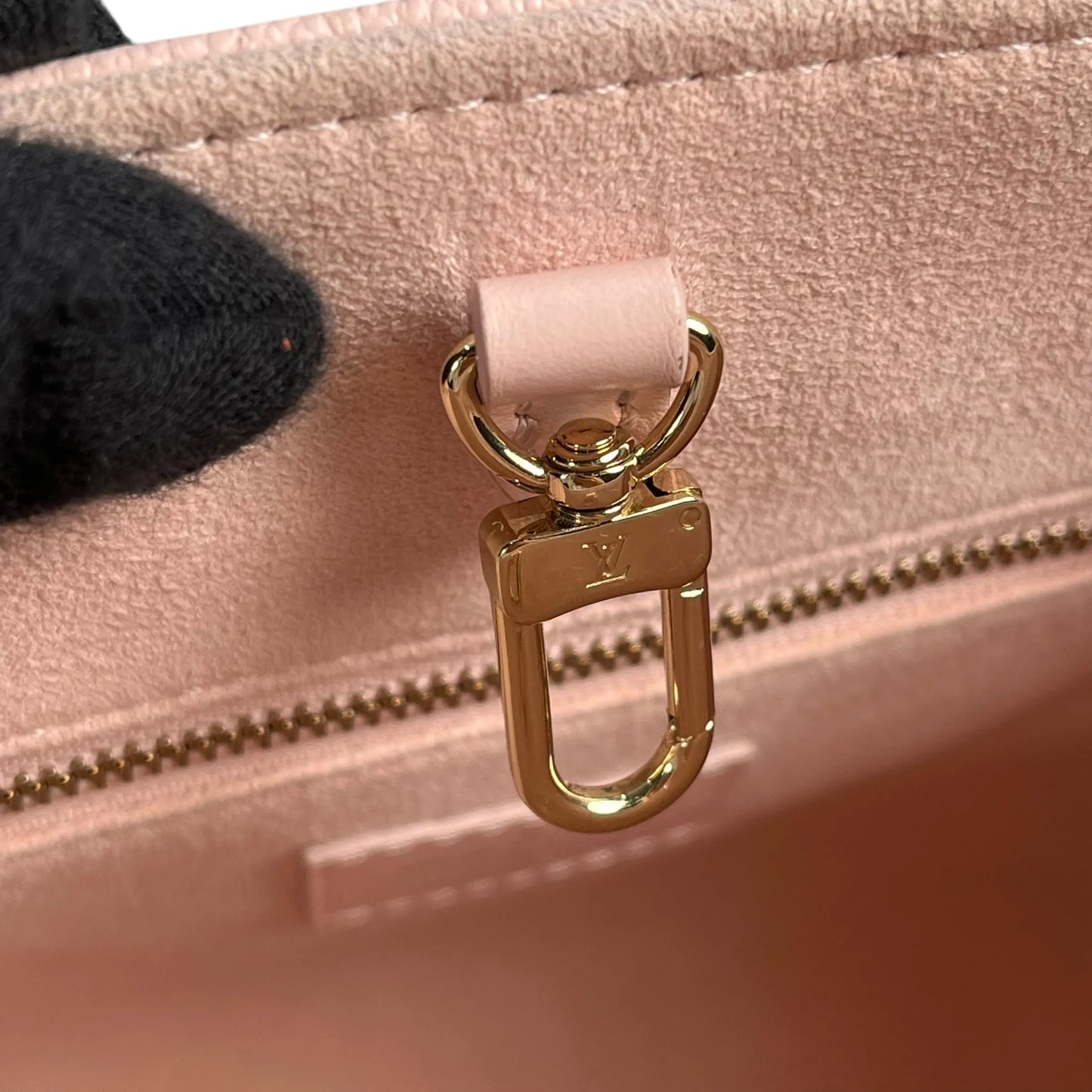 Louis Vuitton Monogram Empreinte On-the-Go PM Handbag - Pink 