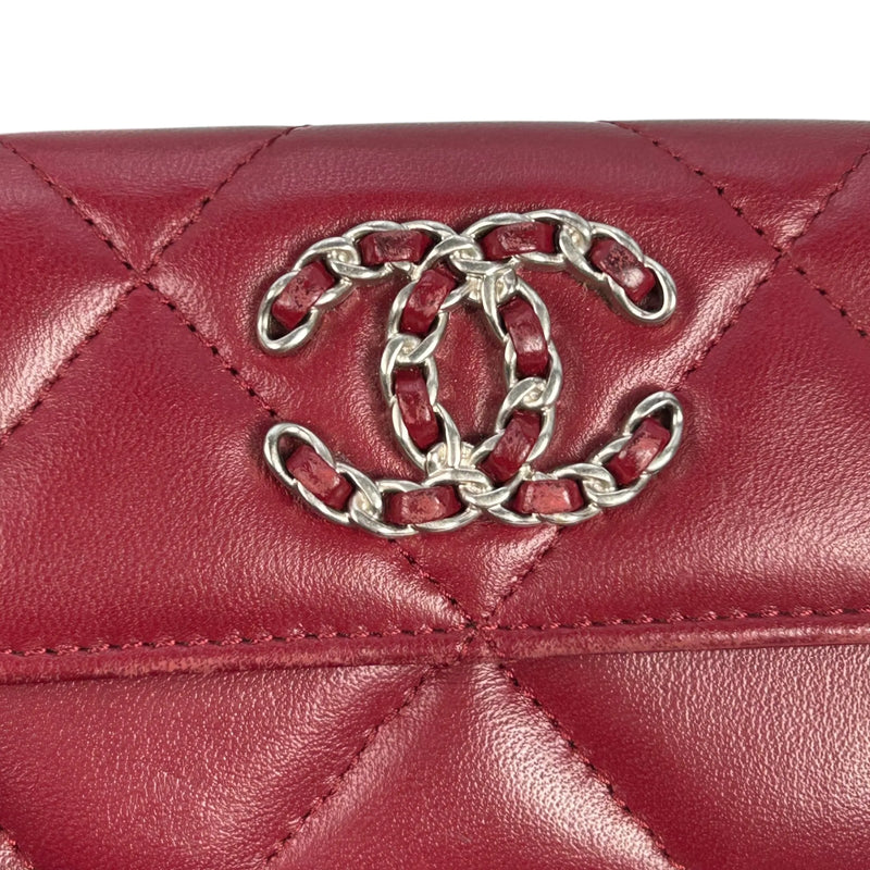 CHANEL マトラッセ シャネル 19 三つ折り財布 コンパクトウォレット - レッド