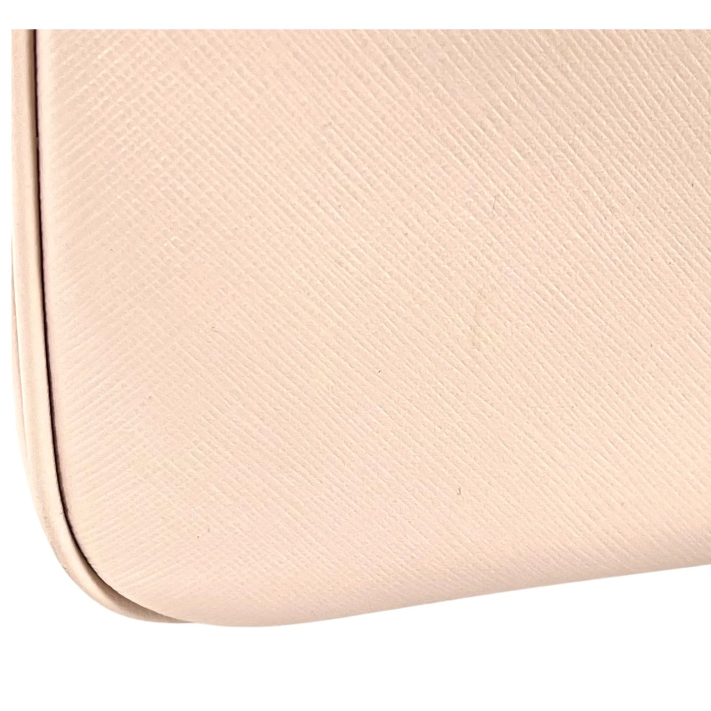 Ferragamo Gancini Leather Shoulder Bag - Pink 