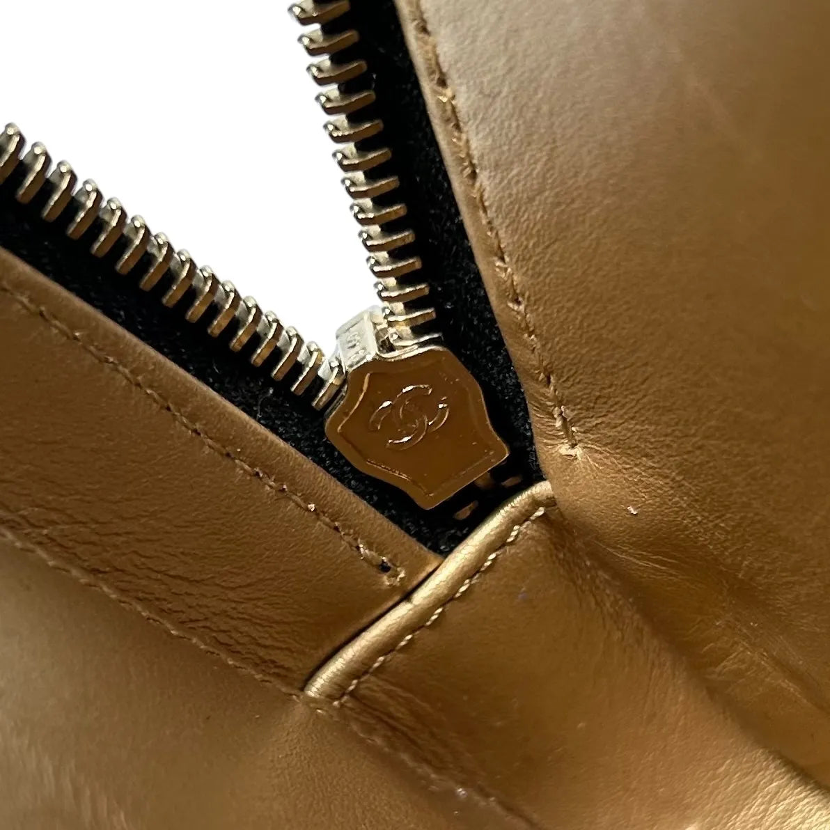 CHANEL Matelasse Vanity Bag with Chain Shoulder Bag - Black 