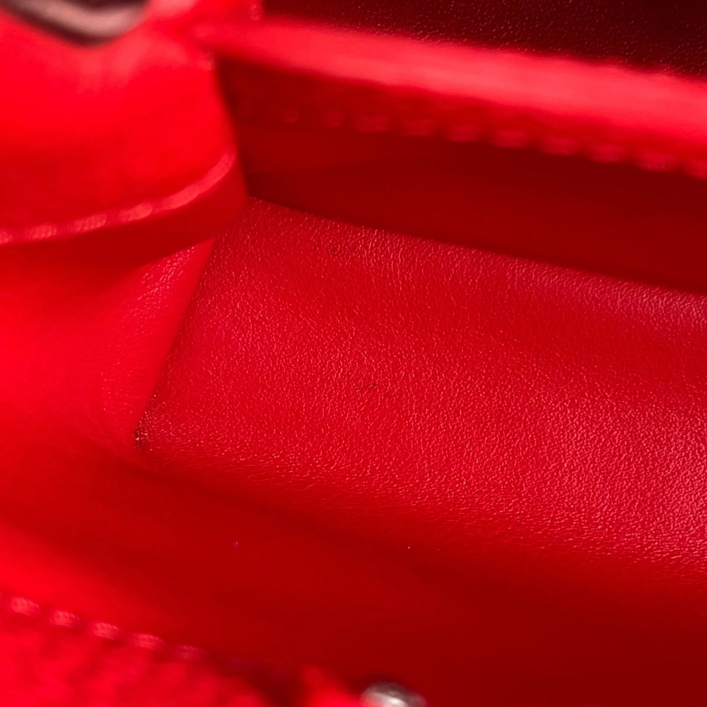 LOUIS VUITTON Capucines BB Leather Handbag/Shoulder Bag - Red 