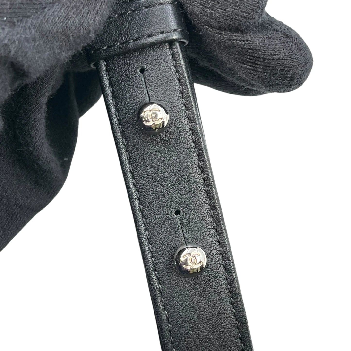 CHANEL Boy Chanel Pearl and Calfskin Chain Shoulder Bag - Black 