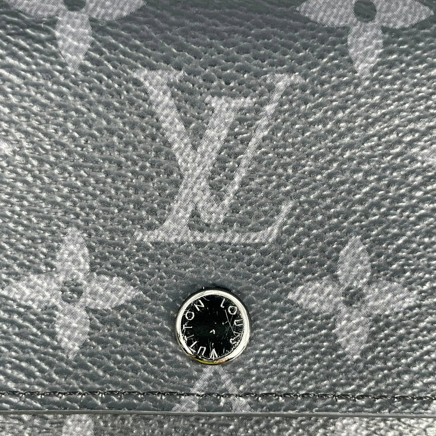 LOUIS VUITTON Monogram Eclipse Compact Wallet - Black 