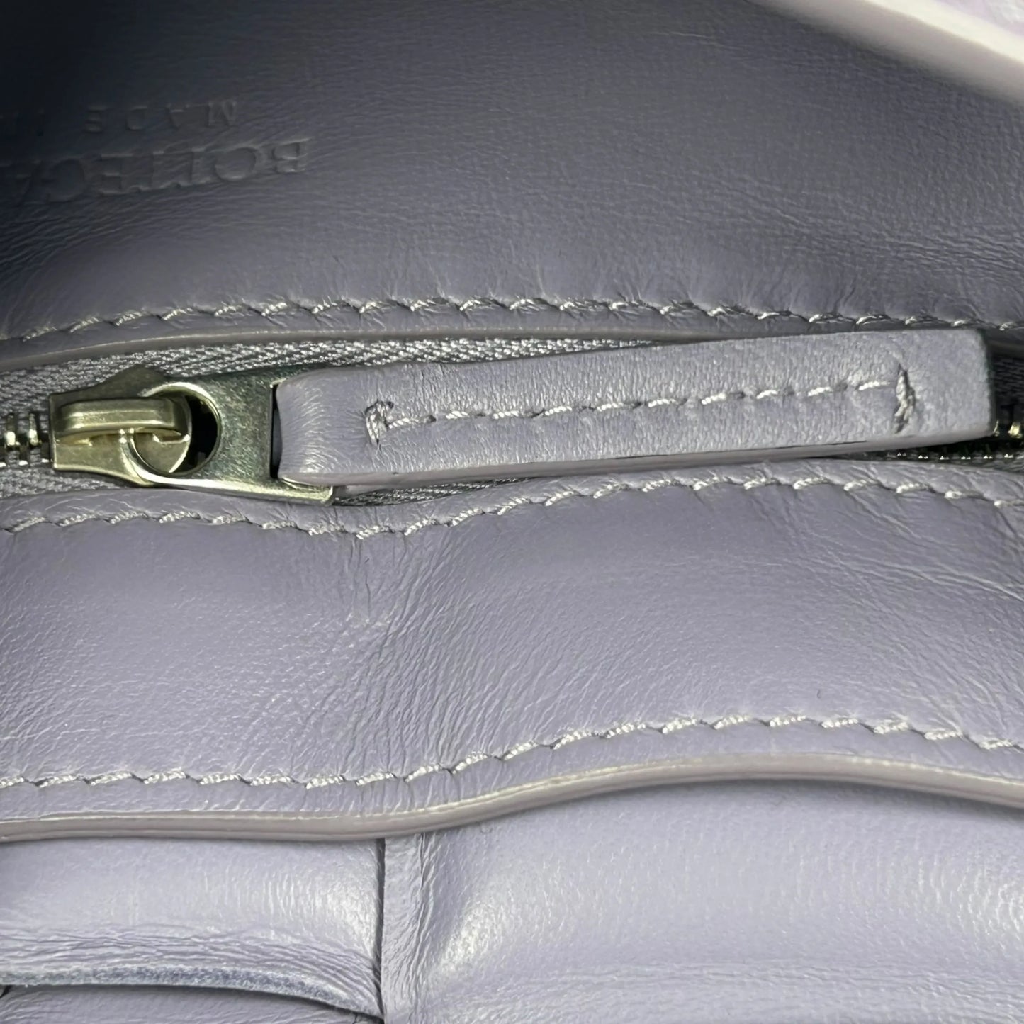 BOTTEGA VENETA Padded Cassette Bag Lambskin Shoulder Bag - Purple 