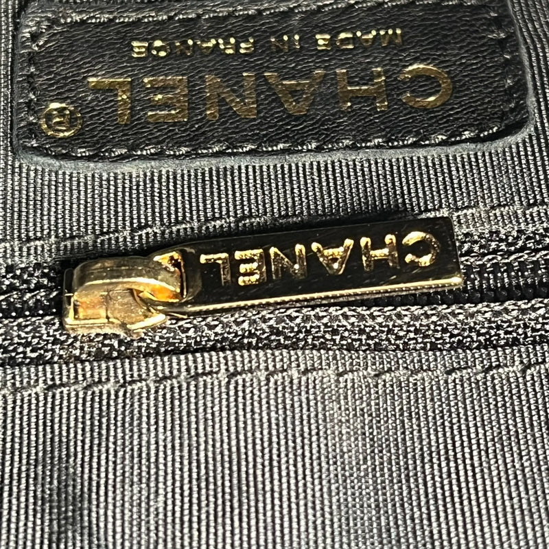 CHANEL Matelasse Caviar Leather Chain Shoulder Bag - Black 