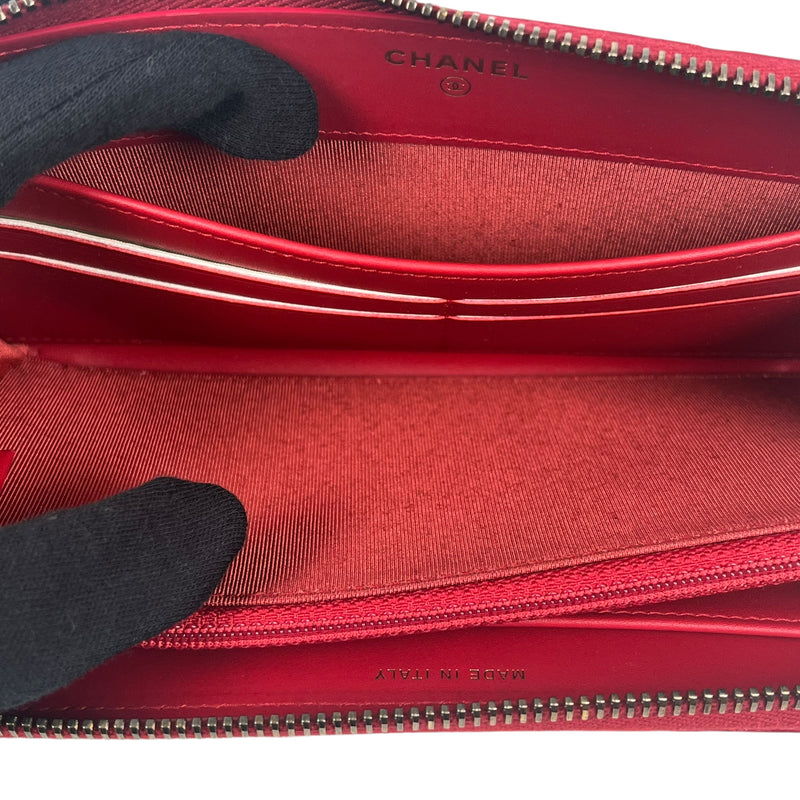 CHANEL Matelasse 2.55 Round Zip Long Wallet - Red 
