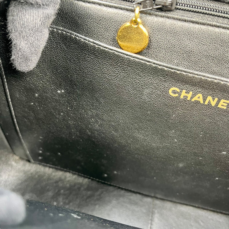 CHANEL マドモアゼル キャビアスキン チェーンショルダーバッグ - ブラック