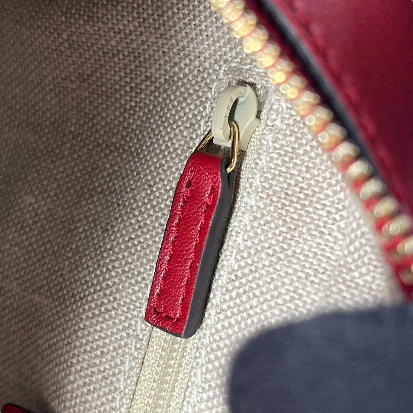 GUCCI Micro Guccissima Handbag - Red 