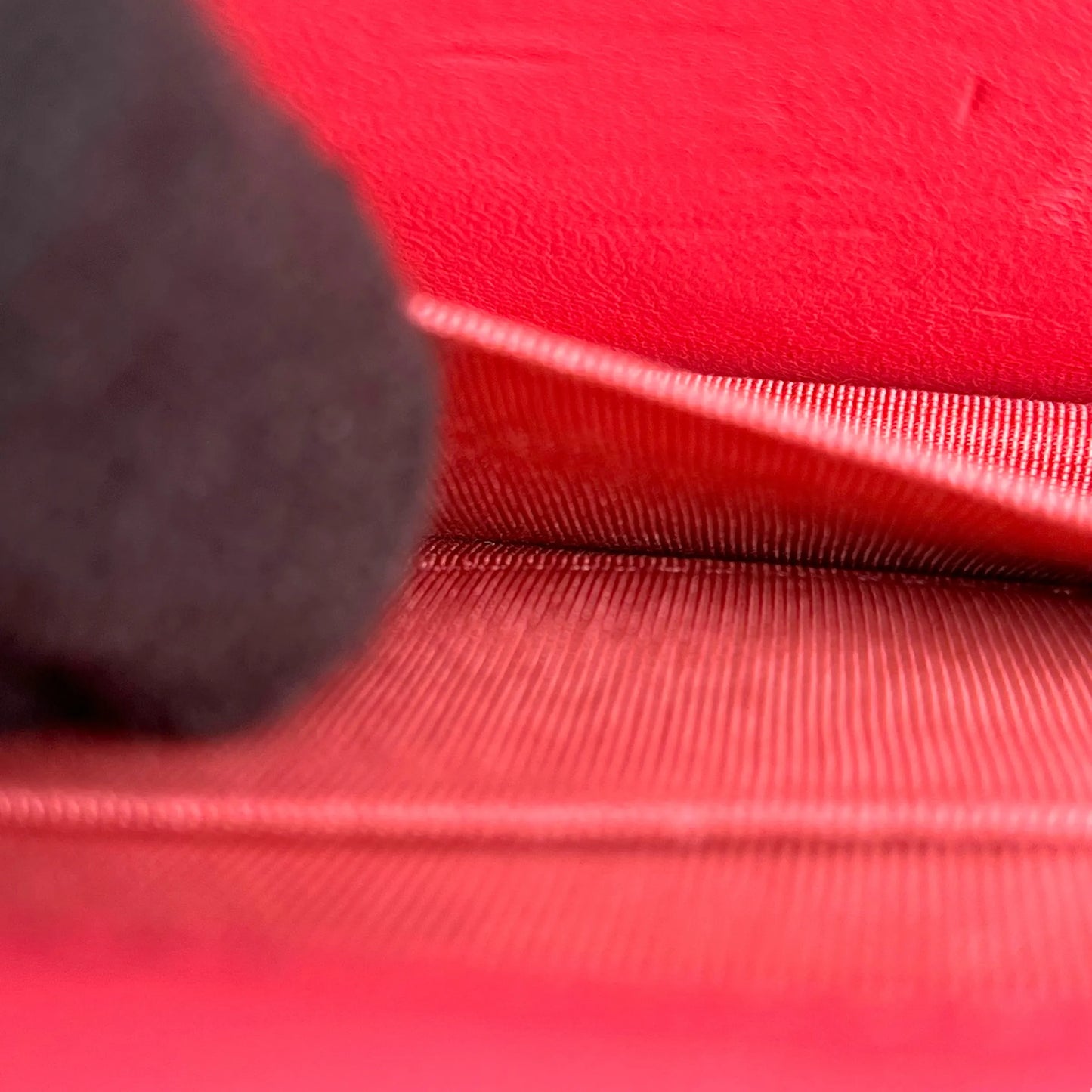 CHANEL Matelassé Lambskin Chain Wallet - Pink 