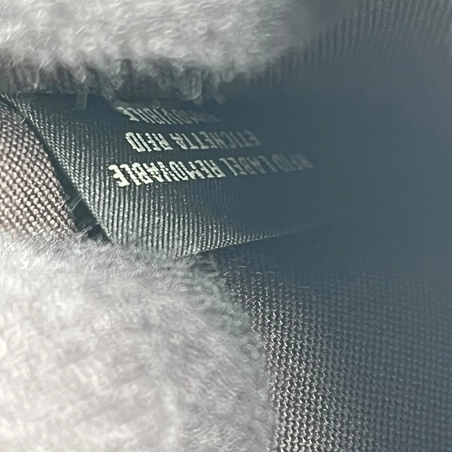 FENDI Leather Phone Case Shoulder Bag - White 