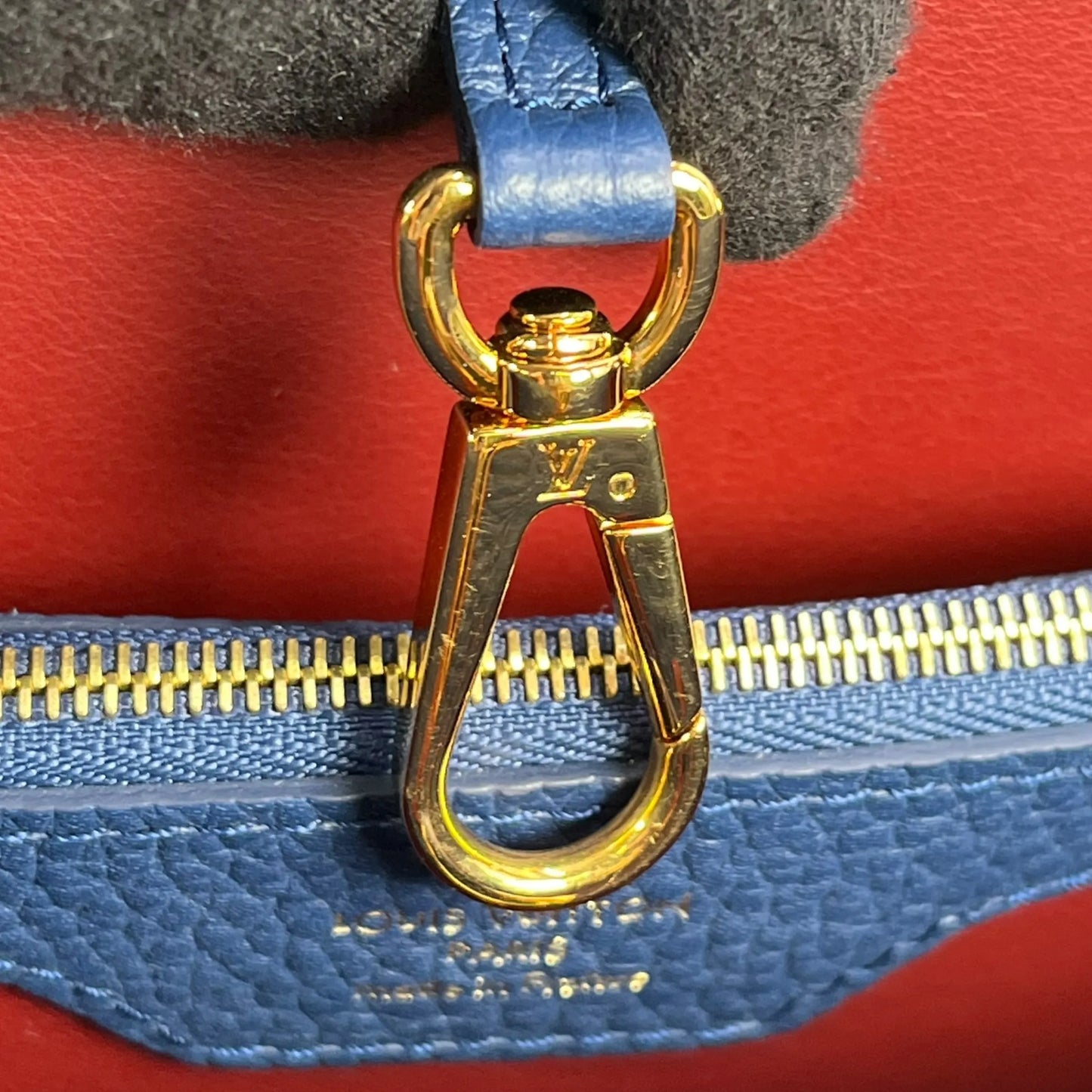 Louis Vuitton Capucines MM Taurillon Leather Handbag - Navy Blue 
