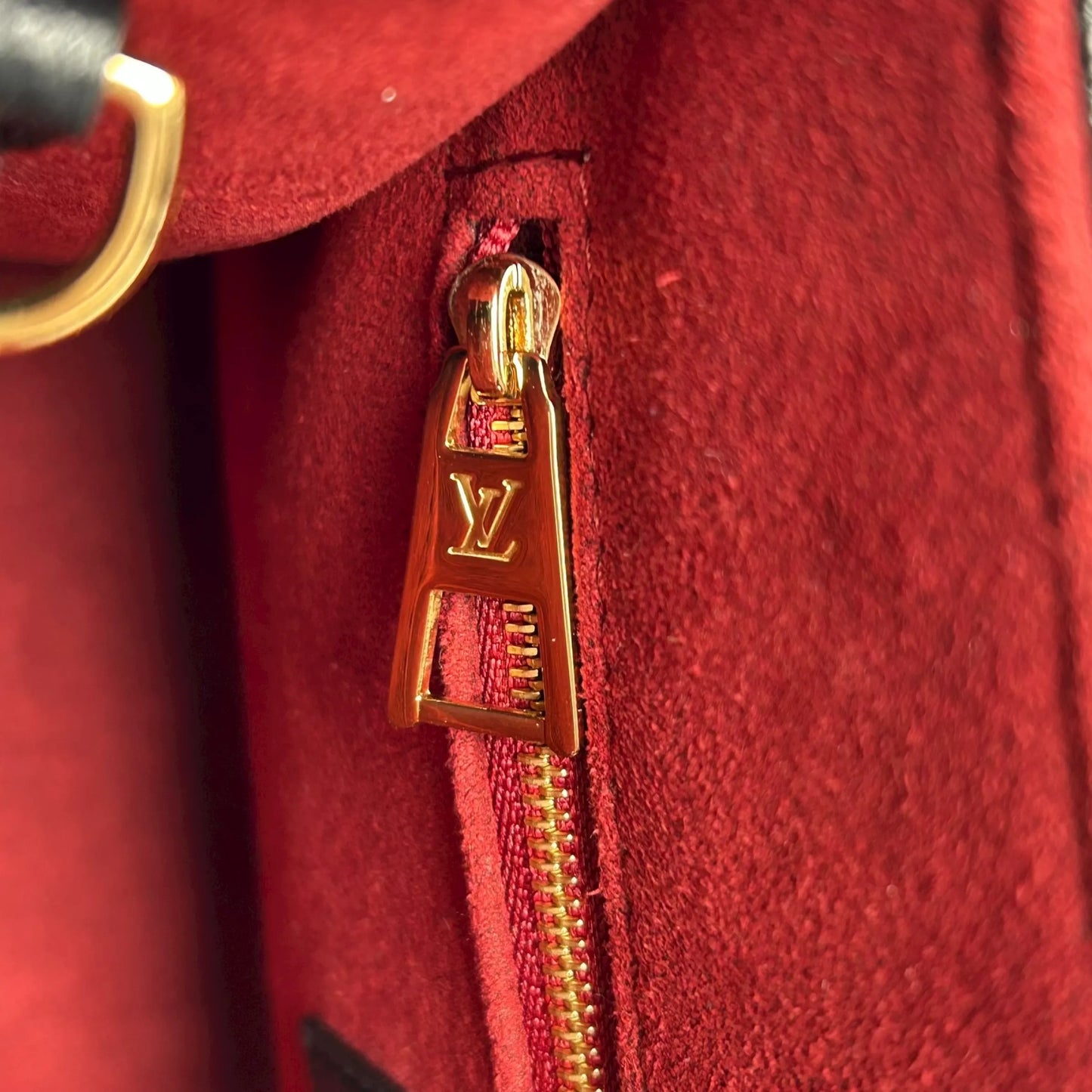 Louis Vuitton Monogram Empreinte On-the-Go PM Handbag/Shoulder Bag - Black 