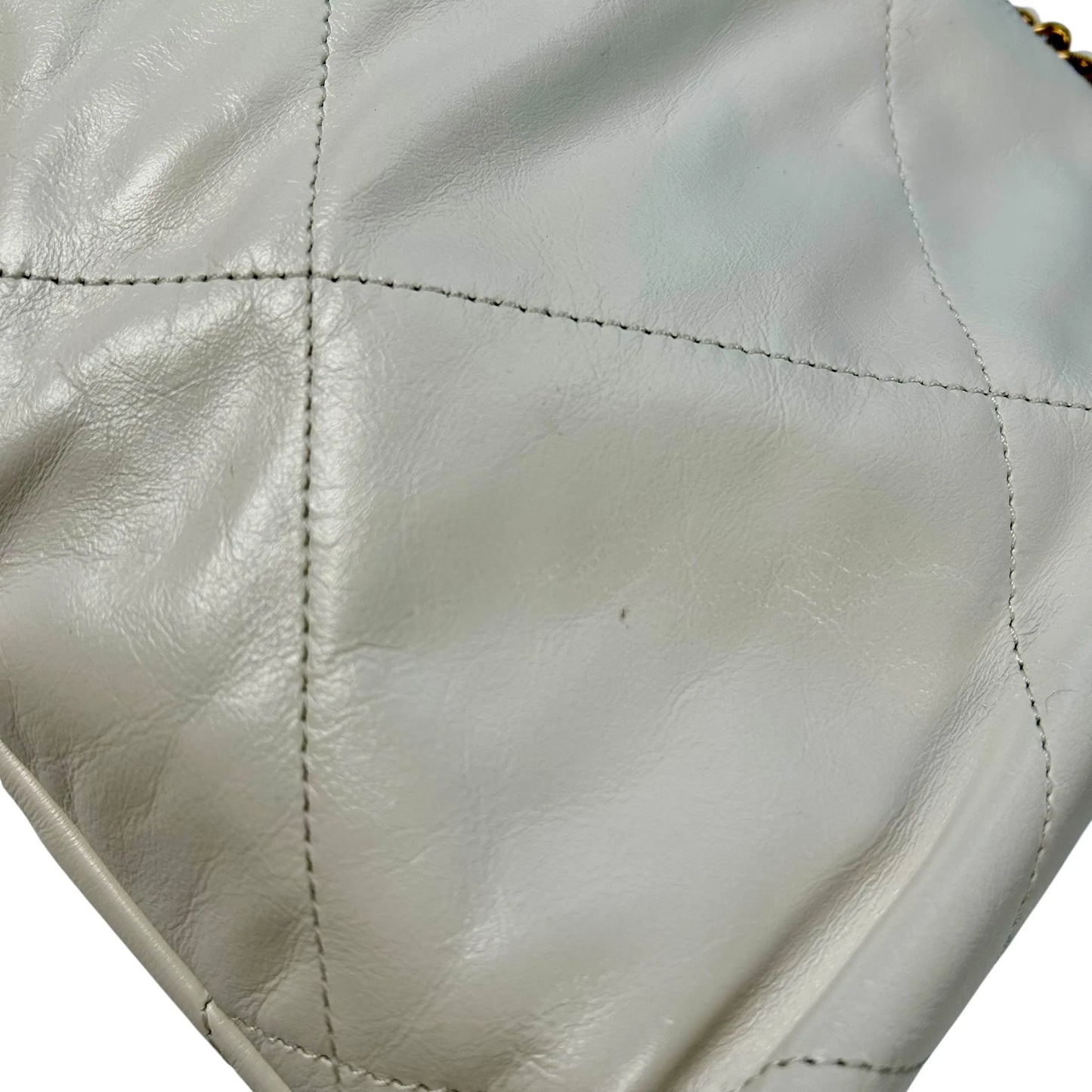 CHANEL Calfskin 22 Mini Handbag with Chain Shoulder Bag - White 