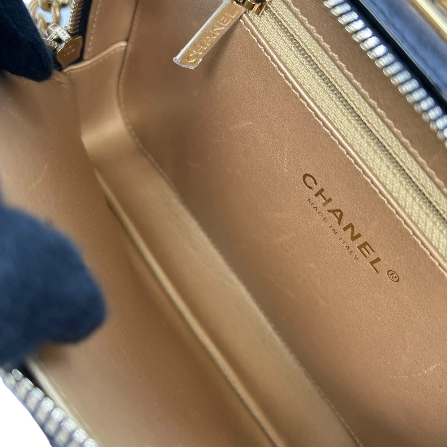 CHANEL Matelasse Vanity Bag with Chain Shoulder Bag - Black 