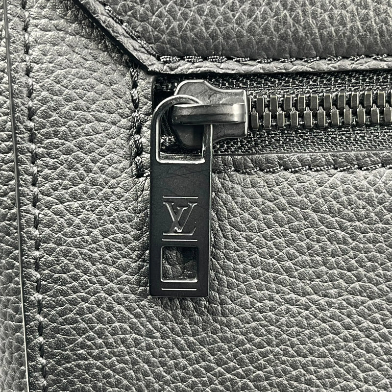 Louis Vuitton Takeoff Messenger PM Calfskin Shoulder Bag - Black 