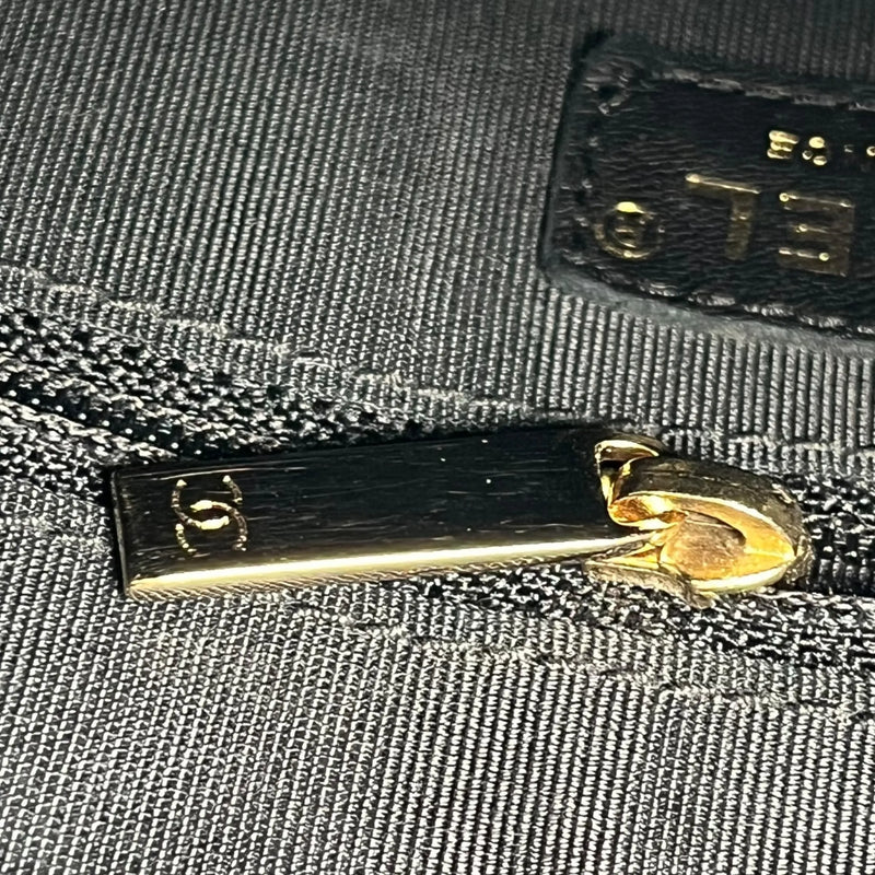 CHANEL Matelasse Caviar Leather Chain Shoulder Bag - Black 